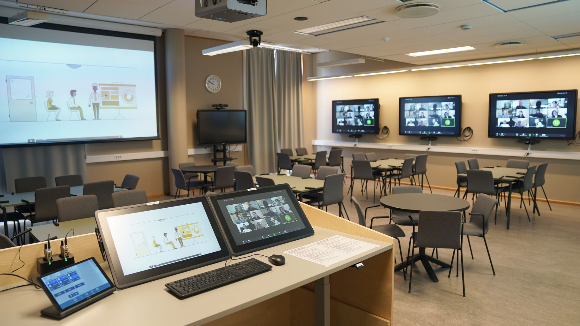 The picture of the teaching room.