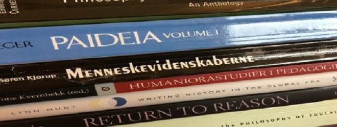 Bildet kan inneholde: bok, utgivelse, font, bokomslag, elektrisk blå.