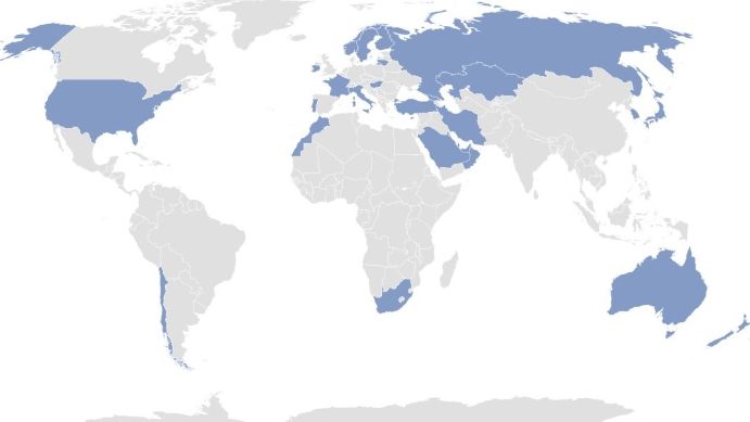 World map in grey and blue showing the 33 education systems included in the BeResilient project. Illustration.