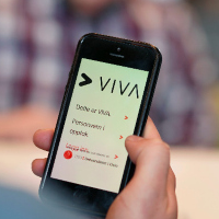 Bilde av smarttelefon med logo for appen VIVA