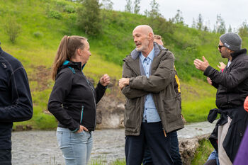Outerwear ,Plant ,Gesture ,Outdoor recreation ,People in nature.