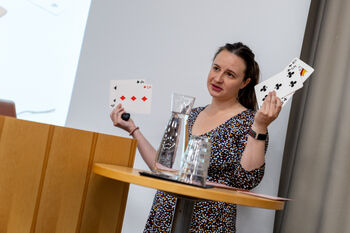 Sleeve ,Gesture ,Table ,Event ,Gadget.
