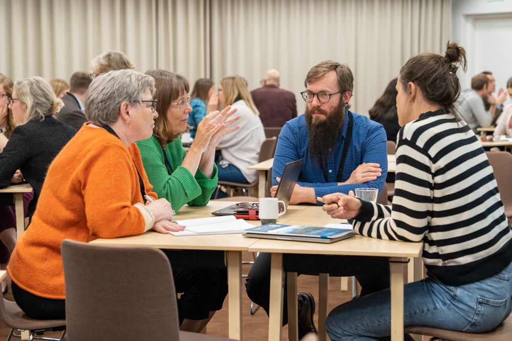 Illustration photo of workshop participants discussing